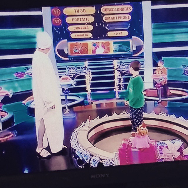 Flipante el crio que tiene ganado un crucero  un viaje a disney y no se que mas y lo que le hace ilusion es un smartphone #antena3 #ahoracaigo