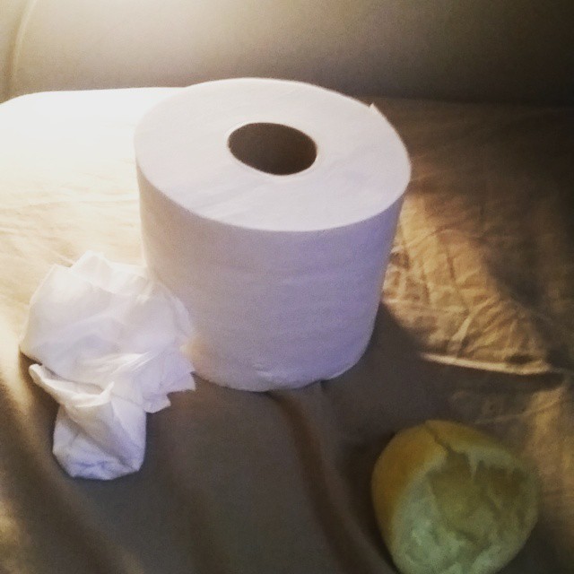 No acabo de mejorar....necesito enfermero 24h. #putavida #resfrio #gripe #alergia #primavera #cold #flu