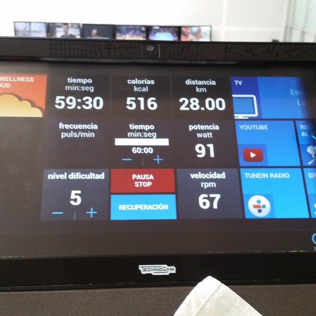 Entrenamiento para la vuelta A islandia en bici....
28km en 1h con 5%pendiente en contra todo el tiempo. 
Training for my round to Iceland by bike.  28k. In 1 hr with 5% inclination 
#bicicleta #bici #bike #iceland #islandia #viajes #viajar #turismo #tourism #travel #trip