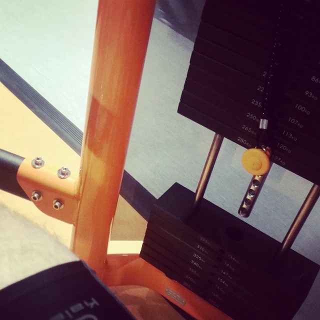 Casi 100 días para el #DTMIslandia y ya hay que empezar A darle duro A las piernas. 
Almost 100 days for #DTMIslandia (round to island by bike) so it's time to train legs as maniac! 
#piernas #deporte #bici #bicicleta #madrid #islandia #legs #viajes #viajar #turismo #tourism #travel #trip #training #legpress