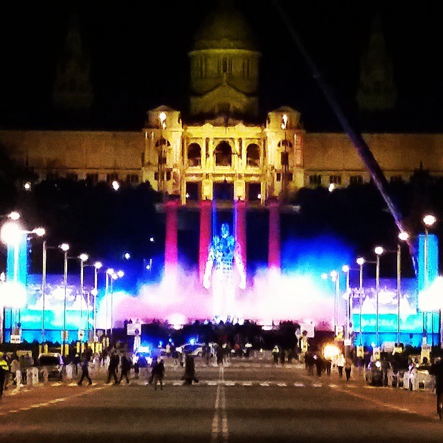 En menos de 18h aqui no cabrà / ¿cabremos? Ni un alma #capdeany #newyeareve #happynewyear #añonuevo #feliç2015 #feliz2015 #barcelona #montjuic #furadelsbaus